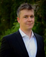 The image shows Bastian Oldach.