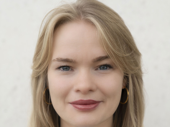 The image shows Laura Marsollek.