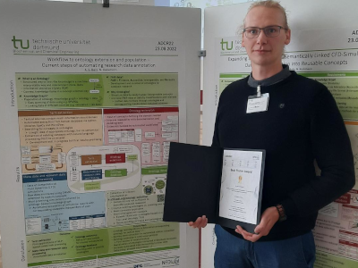 Alexander Behr with the best poster price at the annual Digital Catalysis & Catalysis-Related Sciences Conference 2022.