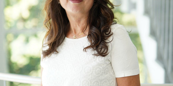 The picture shows Sabine Koch.